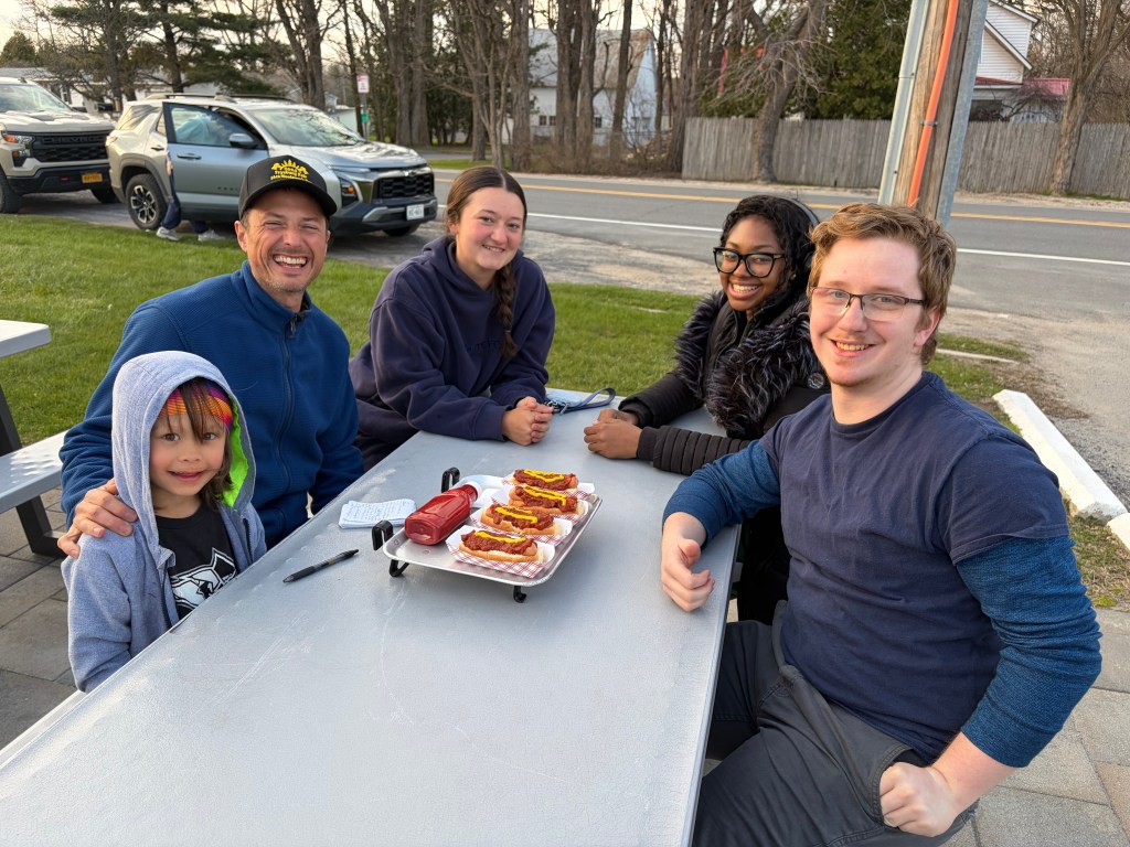 APN staffers get ready to eat their Michigans at Ronnies.
